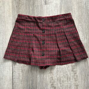 Red plaid pleated mini skort